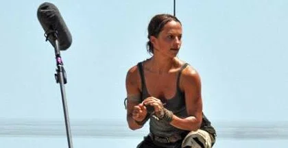 Alicia Vikander jako Lara Croft na prvních fotkách z natáčení