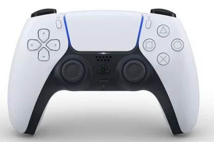 Gamepad pro PlayStation 5 se jmenuje DualSense - obrázky a informace