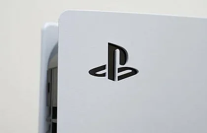 Unboxing videa konzole PlayStation 5