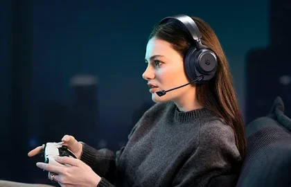 Společnost SteelSeries uvedla nový prémiový bezdrátový headset Arctis Nova Pro Omni