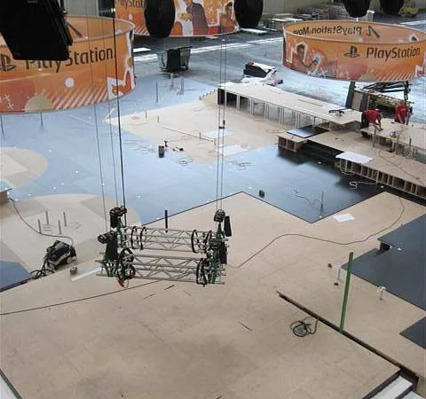GamesCom 2010 &ndash; Stavba Sony stánku