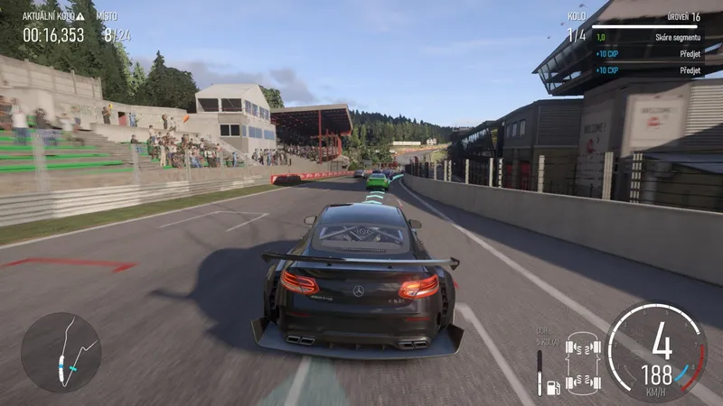 18 minut dlouhé video z hraní závodní hry Forza Motorsport
