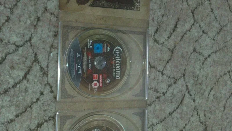 Fotky limitovaných edic her Castlevania a Crysis 2 od našich čtenářů