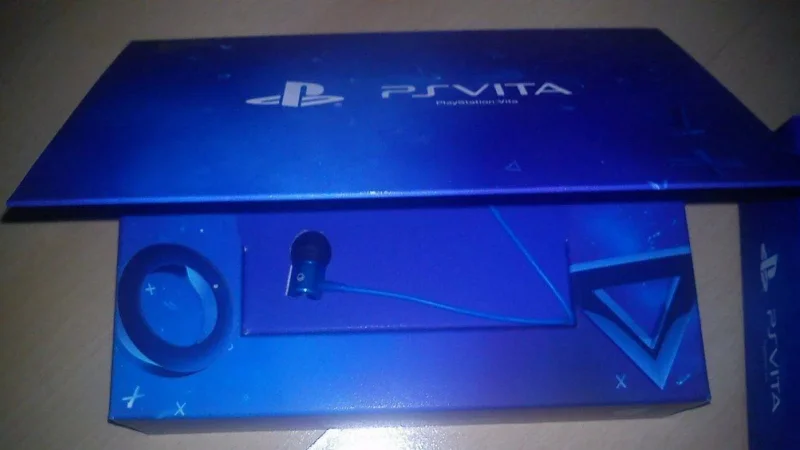 Fotky předobjednávajícího balíčku Playstation Vita